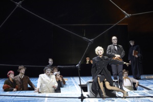 © Comédie-Française/Christophe Raynaud de Lage. © Comédie-Française/Christophe Raynaud de Lage.