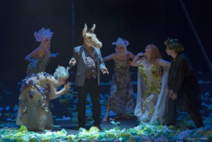 © Laurent Schneegans. © Laurent Schneegans.