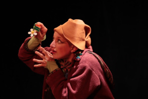 •Avignon Off 2017• Marie Thomas revêt le costume de Sol pour nous parler du monde aujourd'hui •Avignon Off 2017• Marie Thomas revêt le costume de Sol pour nous parler du monde aujourd'hui