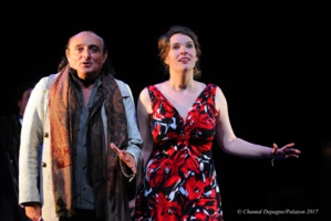 •Avignon Off 2017• "Au bout du monde"… Quand les langues se délient… Pour aller au bout des mots •Avignon Off 2017• "Au bout du monde"… Quand les langues se délient… Pour aller au bout des mots