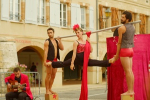 31e Festival Transnational des Artistes de la Rue • Chalon dans la rue ou la morsure des Toulousaines • Épisode 2