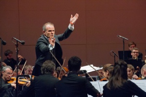 François-Xavier Roth © B. Moussier. François-Xavier Roth © B. Moussier.