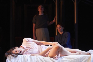 La beauté d'un théâtre oscillant entre réalisme et idéalisation