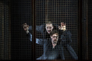 "Il Prigioniero" © B. Ulhig/La Monnaie. "Il Prigioniero" © B. Ulhig/La Monnaie.