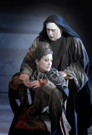 Julie Fuchs dans "Comte Ory" © Vincent Pontet. Julie Fuchs dans "Comte Ory" © Vincent Pontet.