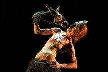 La Vieille et la bête © Mario Del Curto La Vieille et la bête © Mario Del Curto