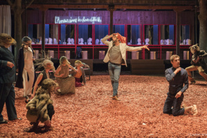 © Laurent Schneegans. © Laurent Schneegans.