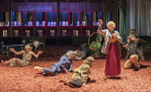 © Laurent Schneegans. © Laurent Schneegans.