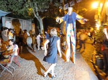 Un spectacle de rue pendant le Festival Off, Avignon 2011 © Jean Grapin