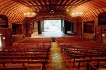 Théâtre du Peuple © Éric Legrand. Théâtre du Peuple © Éric Legrand.