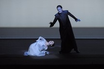 "Pelléas et Mélisande" par Bob Wilson à l'Opéra Bastille © Charles Duprat/Opéra national de Paris. "Pelléas et Mélisande" par Bob Wilson à l'Opéra Bastille © Charles Duprat/Opéra national de Paris.