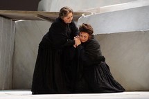 "Cavalleria Rusticana" © Mirco Magliocca/Opéra de Paris. "Cavalleria Rusticana" © Mirco Magliocca/Opéra de Paris.