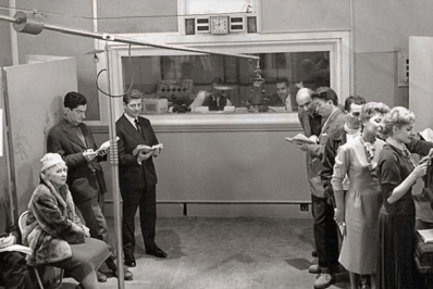 Le studio des dramatiques de France V à Alger © Avec l'aimable autorisation d'André Limoges. Le studio des dramatiques de France V à Alger © Avec l'aimable autorisation d'André Limoges.