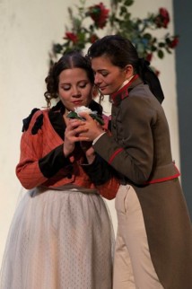 Ilona Krzywicka et Marianne Crebassa © Opéra national de Paris/Mirco Magliocca. Ilona Krzywicka et Marianne Crebassa © Opéra national de Paris/Mirco Magliocca.
