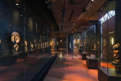 Musée du quai Branly. Le plateau des collections. Zone Afrique. Juillet 2014 © Musée du quai Branly - Jacques Chirac, photo Patrick Tourneboeuf. Musée du quai Branly. Le plateau des collections. Zone Afrique. Juillet 2014 © Musée du quai Branly - Jacques Chirac, photo Patrick Tourneboeuf.
