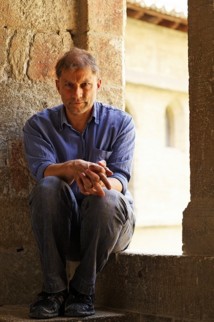 Simon McBurney, artiste associé du 66e Festival d'Avignon © Christophe Raynaud de Lage. Simon McBurney, artiste associé du 66e Festival d'Avignon © Christophe Raynaud de Lage.
