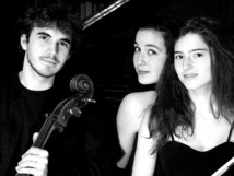 Trio Karénine © C. et B. Desjeux. Trio Karénine © C. et B. Desjeux.