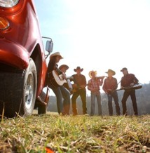 Hillbilly Rockers : ils descendent de la montagne à cheval