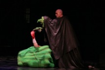 "Malediction", Dudapaiva Company © Gil Chauveau. "Malediction", Dudapaiva Company © Gil Chauveau.