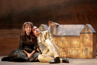 Béatrice Agenin et Arnaud Denis dans "Marie des poules" © DR. Béatrice Agenin et Arnaud Denis dans "Marie des poules" © DR.