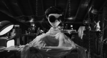 Le jeune Victor dans son laboratoire © 2012 Disney Enterprises, Inc. Le jeune Victor dans son laboratoire © 2012 Disney Enterprises, Inc.