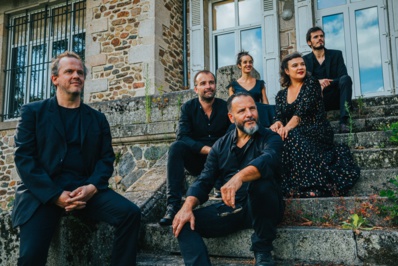 L'Ensemble Contraste, ici avec Rosemary Standley © Amelin Chanteloup. L'Ensemble Contraste, ici avec Rosemary Standley © Amelin Chanteloup.