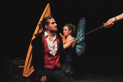 "Peter Pan" et Julie Teuf : antidotes à un monde qui se rétrécit grandement… "Peter Pan" et Julie Teuf : antidotes à un monde qui se rétrécit grandement…