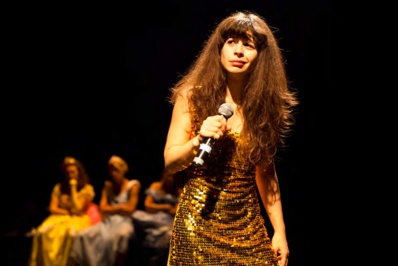 "Acid Cyprine" de la Cie Sapiens Brushing © Clément Tissot. "Acid Cyprine" de la Cie Sapiens Brushing © Clément Tissot.