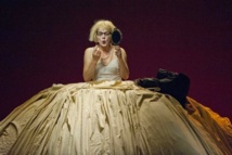 "Oh les beaux jours" © Théâtre NoNo 2013. "Oh les beaux jours" © Théâtre NoNo 2013.
