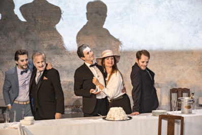 "Ionesco Suite" diffusé en direct en décembre par le Théâtre de la Ville © Jean-Louis Fernandez. "Ionesco Suite" diffusé en direct en décembre par le Théâtre de la Ville © Jean-Louis Fernandez.