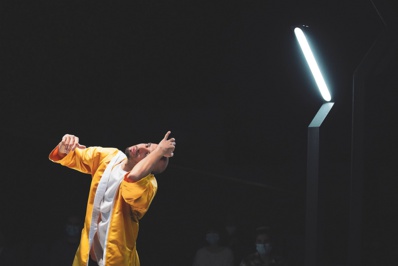 "One man pop" © Pierre Planchenault. "One man pop" © Pierre Planchenault.