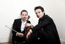 Julien Chauvin, violoniste, et Jérémie Rhorer, jeune chef d'orchestre © C. Doutre.