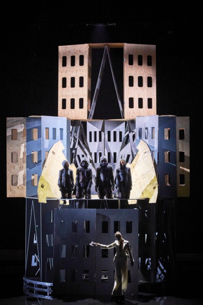 © Christophe Raynaud de Lage/Festival d'Avignon. © Christophe Raynaud de Lage/Festival d'Avignon.