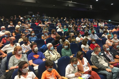 La Salle Bleue du Relais de la Côte de Beauté quasi complète © Gil Chauveau. La Salle Bleue du Relais de la Côte de Beauté quasi complète © Gil Chauveau.