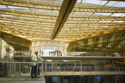 Sous la Canopée des Halles à Paris © Christophe Raynaud de Lage.