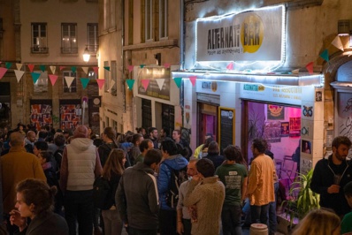 7 octobre 2021, Apérotiba d'anniversaire, soirée festive marquant les 7 ans du groupe local et les 5 ans du bar associatif l'Alternatibar - Maison des Alternatives © Louis Rouquette. 7 octobre 2021, Apérotiba d'anniversaire, soirée festive marquant les 7 ans du groupe local et les 5 ans du bar associatif l'Alternatibar - Maison des Alternatives © Louis Rouquette.
