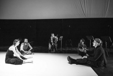 Répétition avec les danseurs © DR. Répétition avec les danseurs © DR.