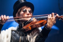 Ici, la polyphonie des chœurs/cœurs prend le pas sur la dureté, l'âpreté du texte de Gogol Ici, la polyphonie des chœurs/cœurs prend le pas sur la dureté, l'âpreté du texte de Gogol