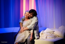 Des vaisseaux du cœur monte l'extraordinaire et torride sève de l'amour passionnel