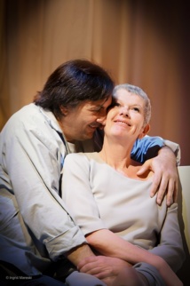 Des vaisseaux du cœur monte l'extraordinaire et torride sève de l'amour passionnel