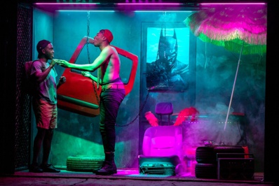 © Victor Tonelli. © Victor Tonelli.