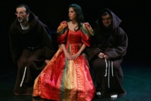 Photo de répétition © Gil Chauveau. Photo de répétition © Gil Chauveau.