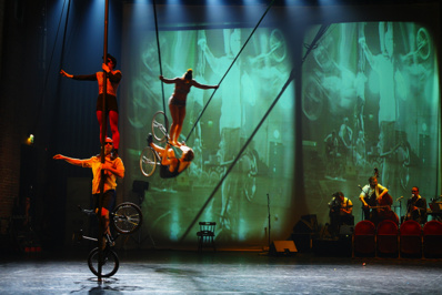 "Soirée de Gala (Forever and ever)", Jacques Motte et Gilles Defacque, 2013 © Bruno Dewaele. "Soirée de Gala (Forever and ever)", Jacques Motte et Gilles Defacque, 2013 © Bruno Dewaele.