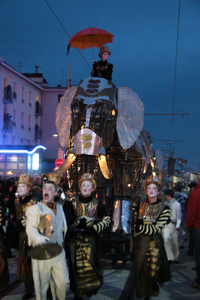 Compagnie Oposito, Brest 2012 © Gil Chauveau.