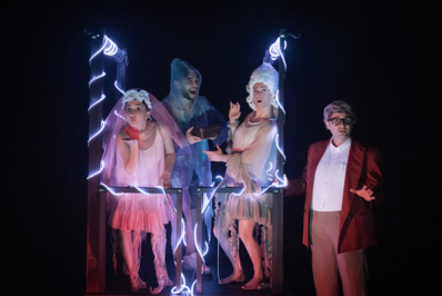 "Yoko la méduse" © Cie Pliez Bagage. "Yoko la méduse" © Cie Pliez Bagage.