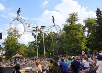 "78 Tours" © Louise Rousseau. "78 Tours" © Louise Rousseau.