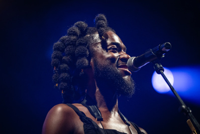 Steam Down © Maxime Guthfreund. Steam Down © Maxime Guthfreund.