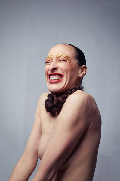 © Julie Artacho. © Julie Artacho.