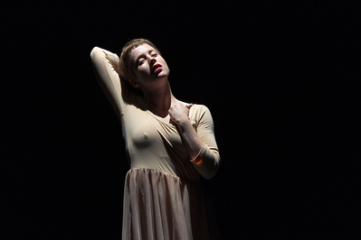 "Pode Ser" © Laurent Philippe. "Pode Ser" © Laurent Philippe.