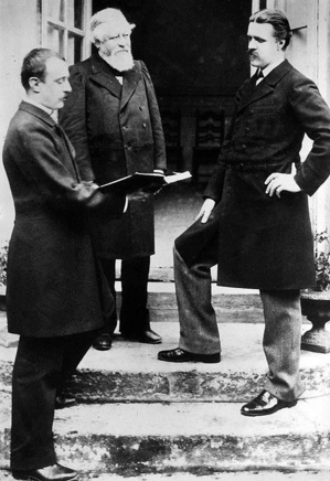 Les fondateurs de la Schola Cantorum. Au fond, Vincent d'Indy, à gauche, Charles Bordes, à droite, Alexandre Guilmant © DR. Les fondateurs de la Schola Cantorum. Au fond, Vincent d'Indy, à gauche, Charles Bordes, à droite, Alexandre Guilmant © DR.